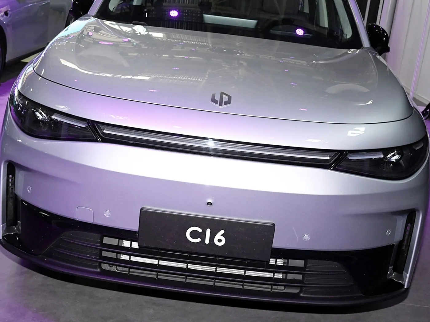 Leapmotor C16 5-DOW 6-Seatere Ev Suv 4wd Drive Yanayin RAYUWAR HALITTA