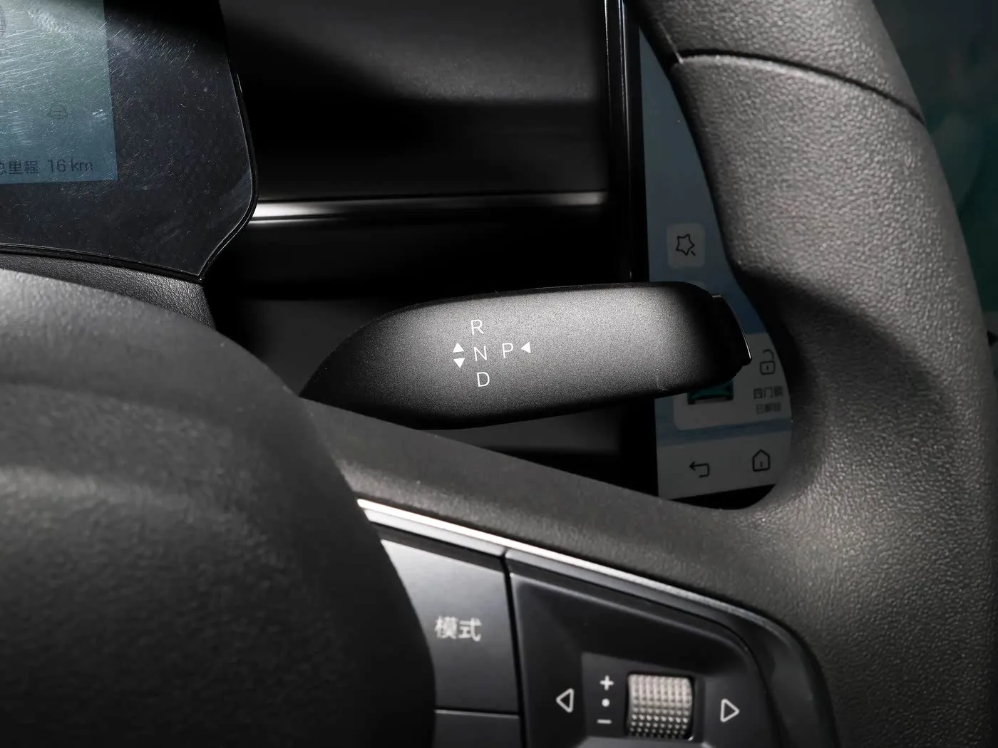 Sabuwar model E7 Ev Car 150km / H Top Spurin Rage 136HP 180nm Torque 5 Seater Motar lantarki