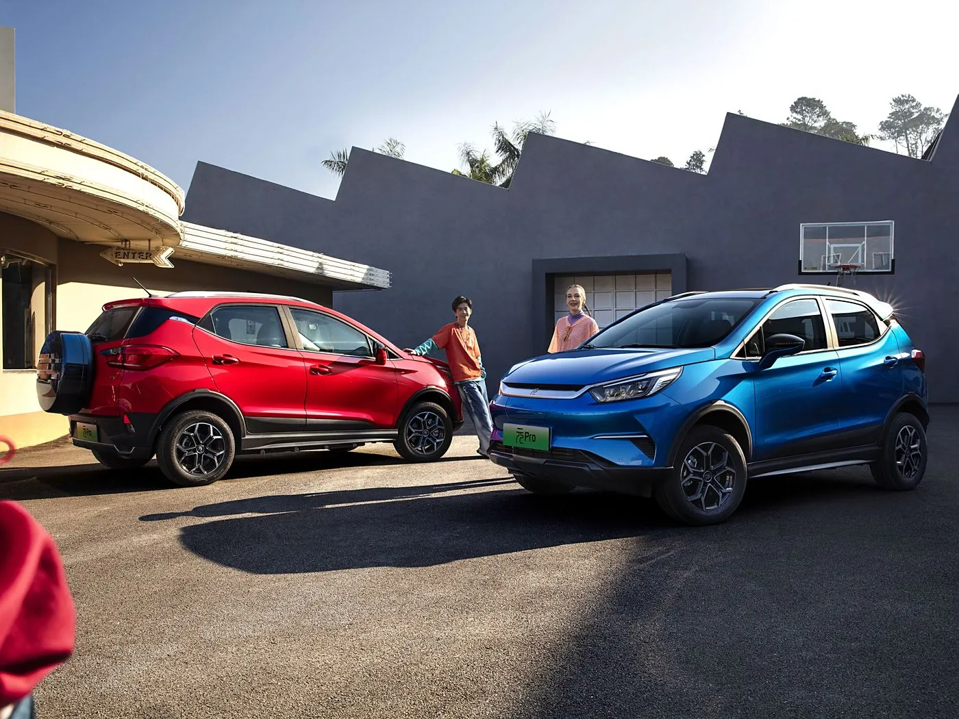BYD Yuan Pro Luxury Electric SUV 320KM Range Na gaba Features don Tukin Birni Sabuwar Motar Makamashi