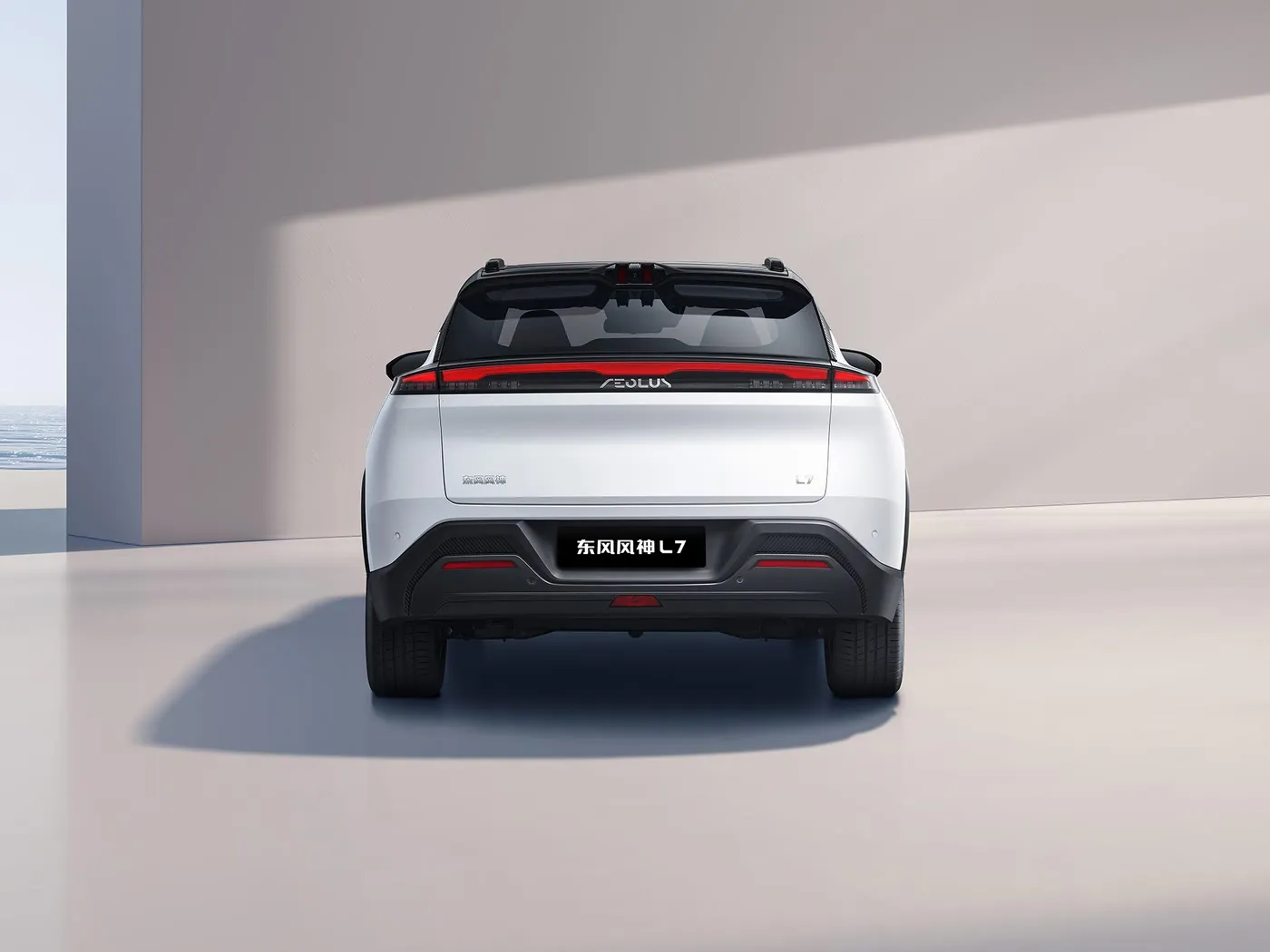 DongFeng Aeolus L7: Ev / Phev SUV 5-Seving Premium ya taɓa satar kayan fata mai tsayi