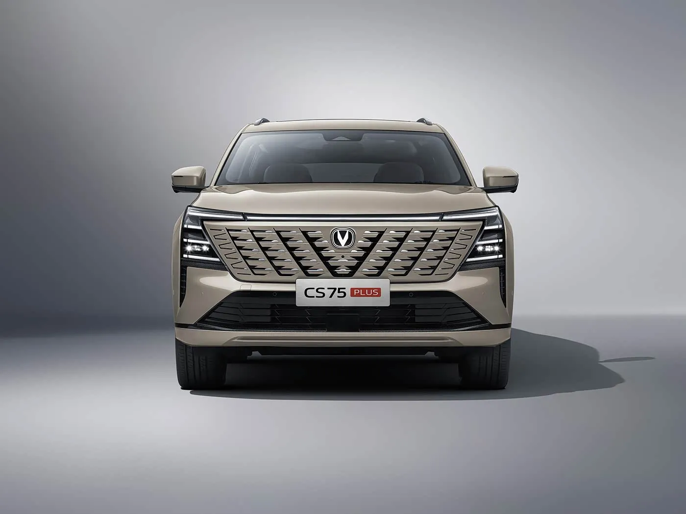 Changan CS75 Plus 1.5t / 2.0t Karamin SUV tare da L2.5 Taimakawa, 15.6 "HOWNSCREEN & Long Wheekbase