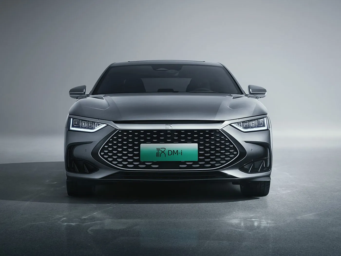 BYD Han EV/DM-i Electrifying Luxury Sedan tare da Dual-Motor Power & Yanke-Edge Tech NEW ENERGE