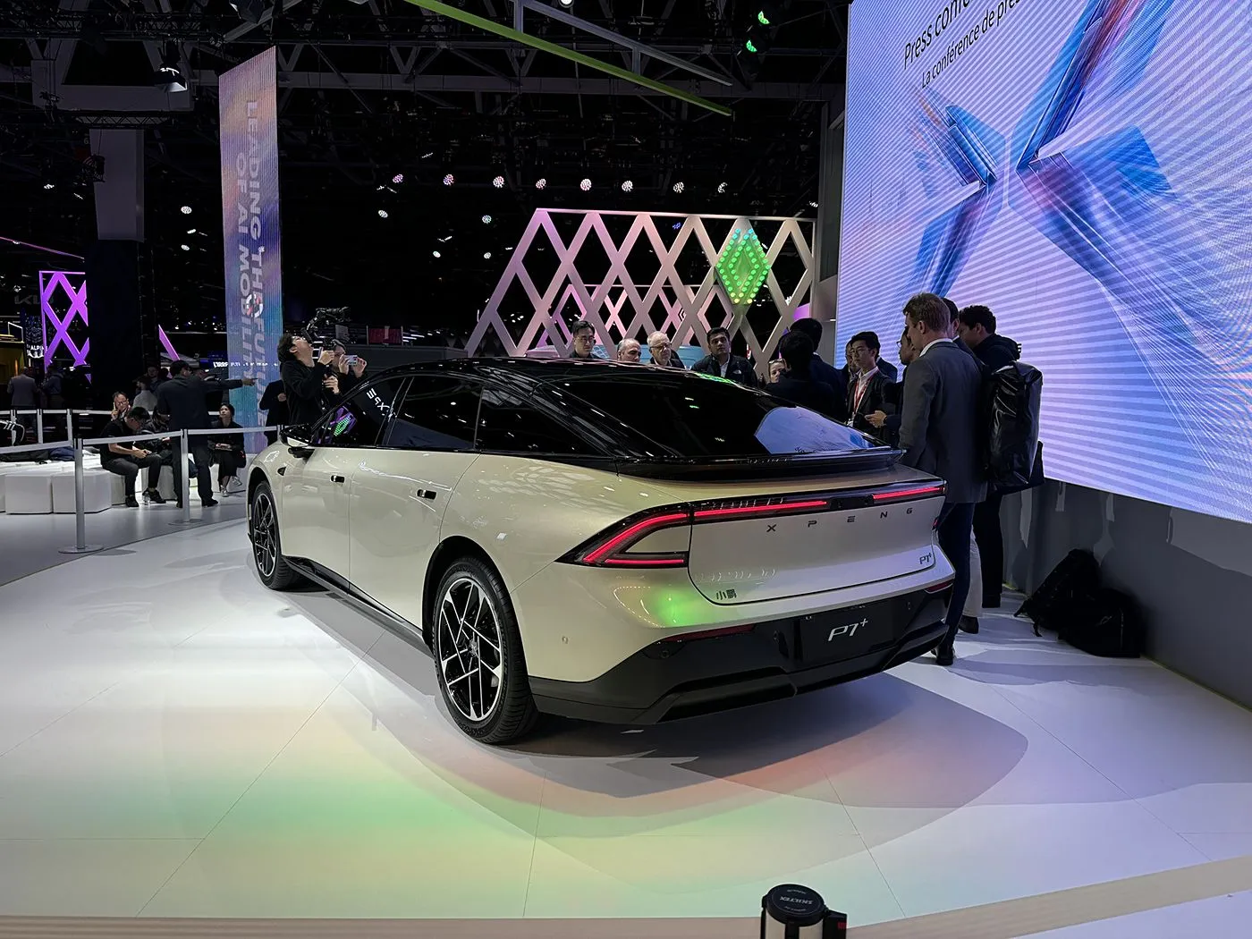 Iyaka mai iyaka Ev Xpeng P7 + 5-Keɓaɓɓun Hatchback Sabuwar ƙirar da aka bari yana wakiltar 685km Max Student sabon abin hawa