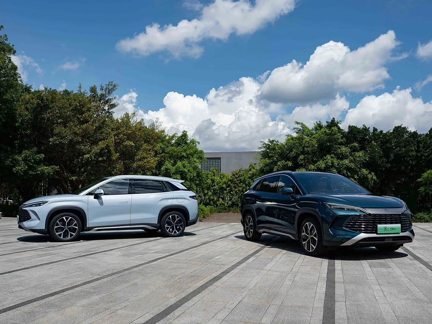 BYD Song L DM-Ina karamar hanyar PHEV SUV tsawon lokaci, sabon saurin motocin kuzari na 360 ° Camadara ce