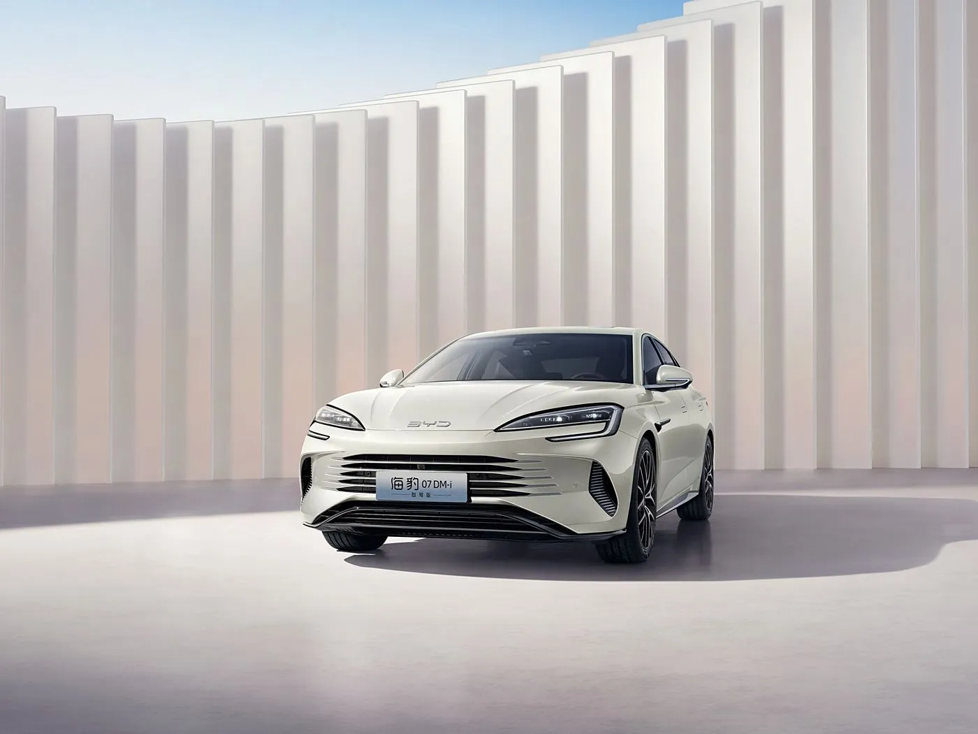 BYD Hatimin 07 DM-i Electric SUV High-Speed Auto Sedan tare da EV Mota 4-Seater Hagu Tuƙi Sabbin Abubuwan Motar Makamashi