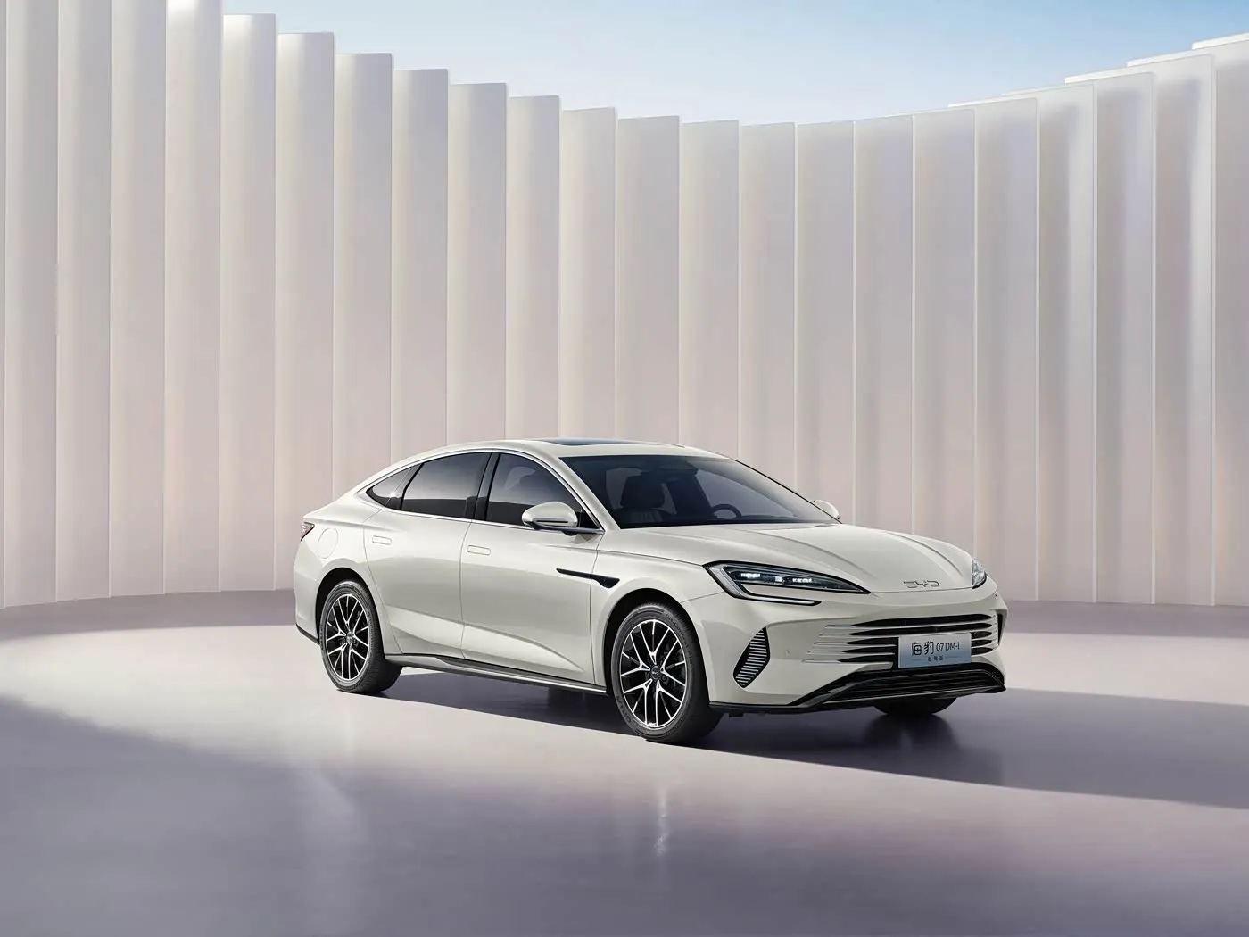 BYD Hatimin 07 DM-i Electric SUV High-Speed Auto Sedan tare da EV Mota 4-Seater Hagu Tuƙi Sabbin Abubuwan Motar Makamashi