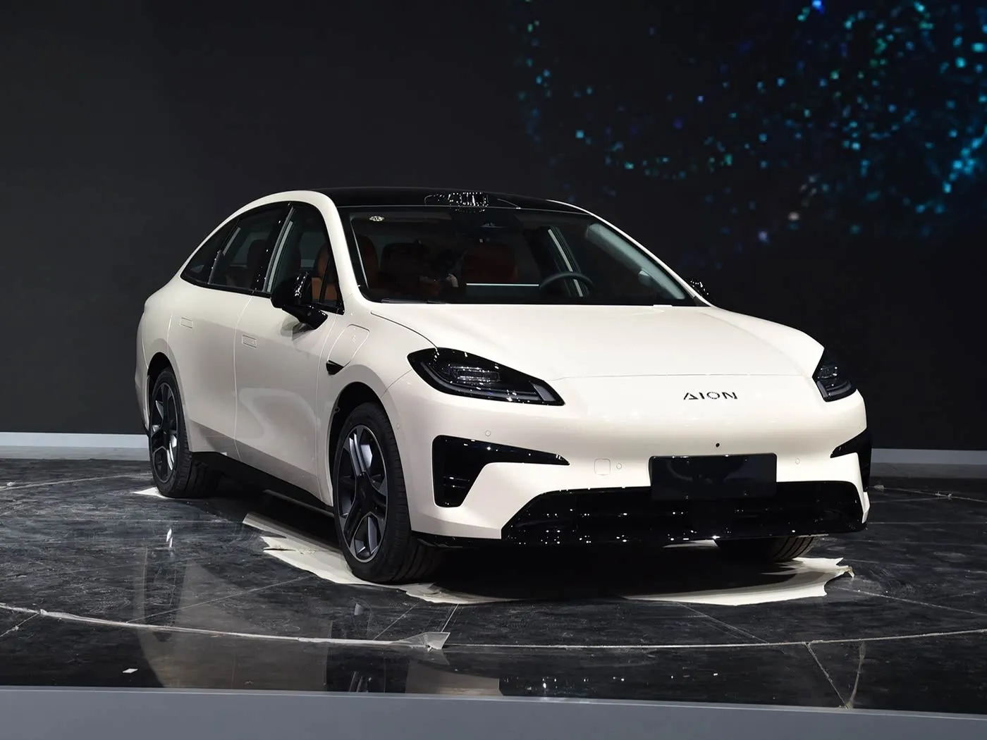 Aion nt Wutar lantarki ta SUV Hannun Haske mai saurin hawa Ep Ep Ep Akwatin Hear Kwallan Searri Lediddigar Sean Sabon Motoci na Mini