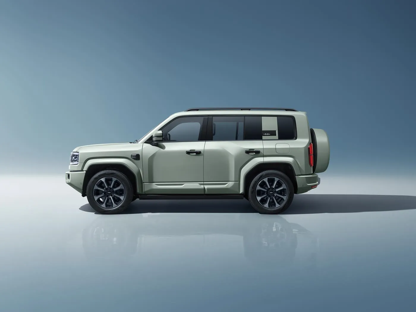 Premium BYD damisa 5 Hybrid PHEV Off-Road SUV w/ 15.6" Allon 4x4 Driver 4WD 83L Tankin Mai