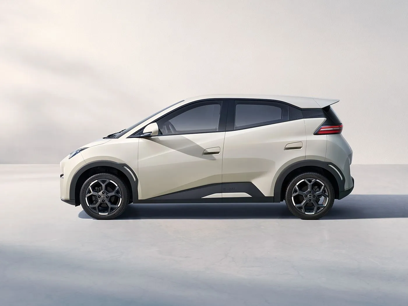 BYD Seagull EV Hatchback Mini Smart SUV Driver Mota na gaba tare da Rear Kyamara Sabuwar Motar Makamashi Mai ƙarfi ta Lithium Hot Sale