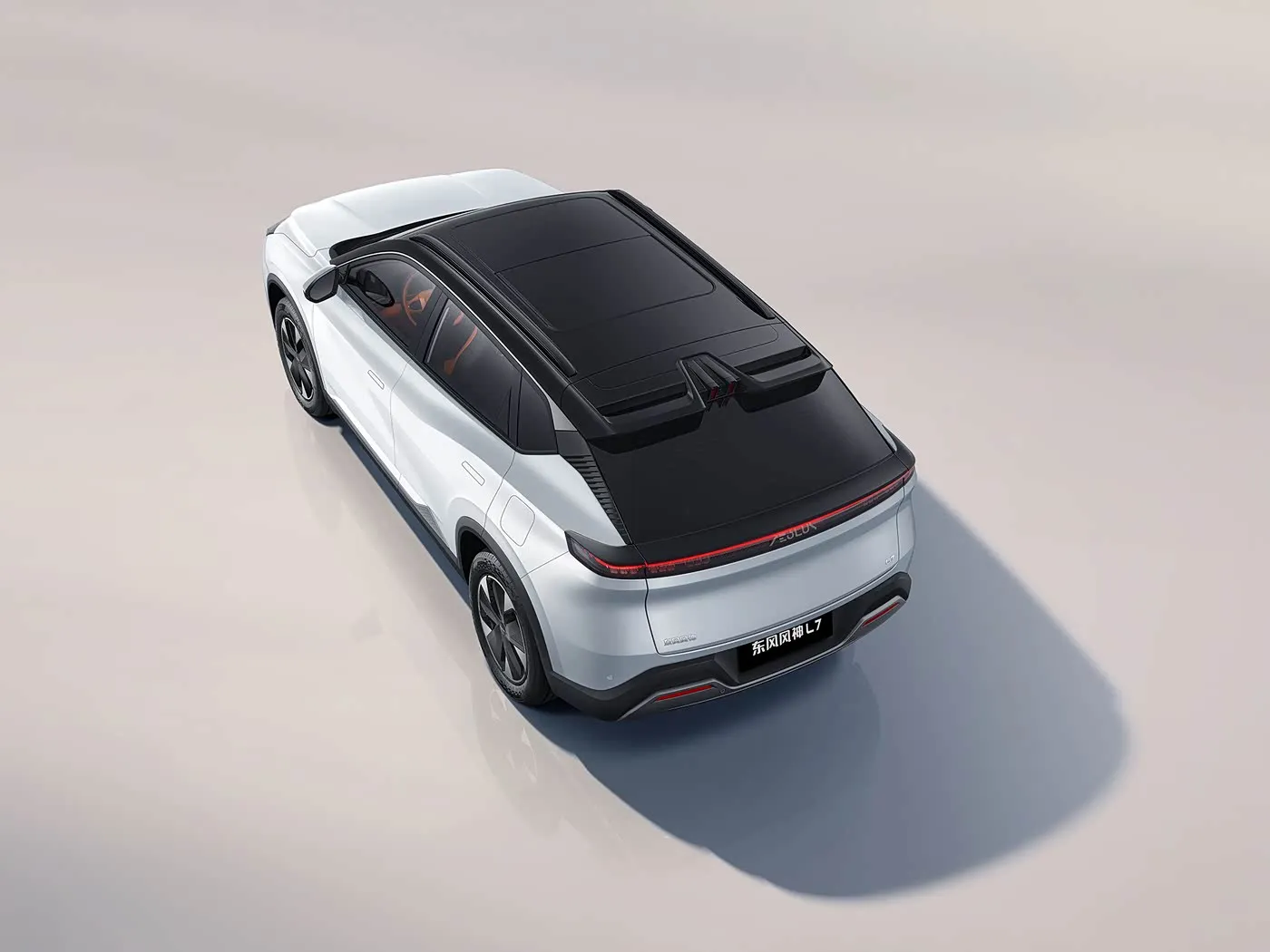 DongFeng Aeolus L7: Ev / Phev SUV 5-Seving Premium ya taɓa satar kayan fata mai tsayi